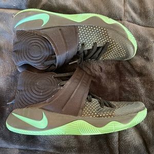Nike Kyrie Irving Glow’s